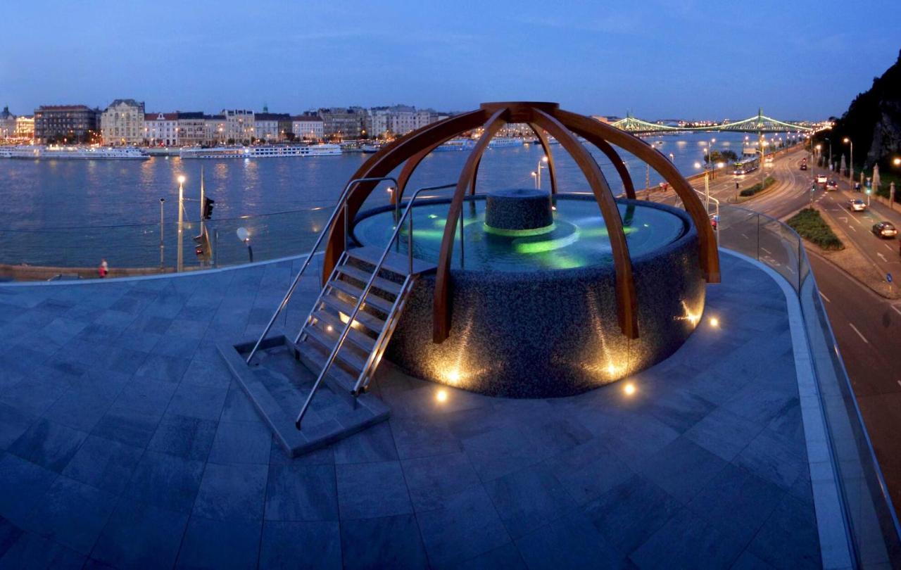 Chill On The Screened Balcony-Budapest Most Historic Landmarks Luaran gambar